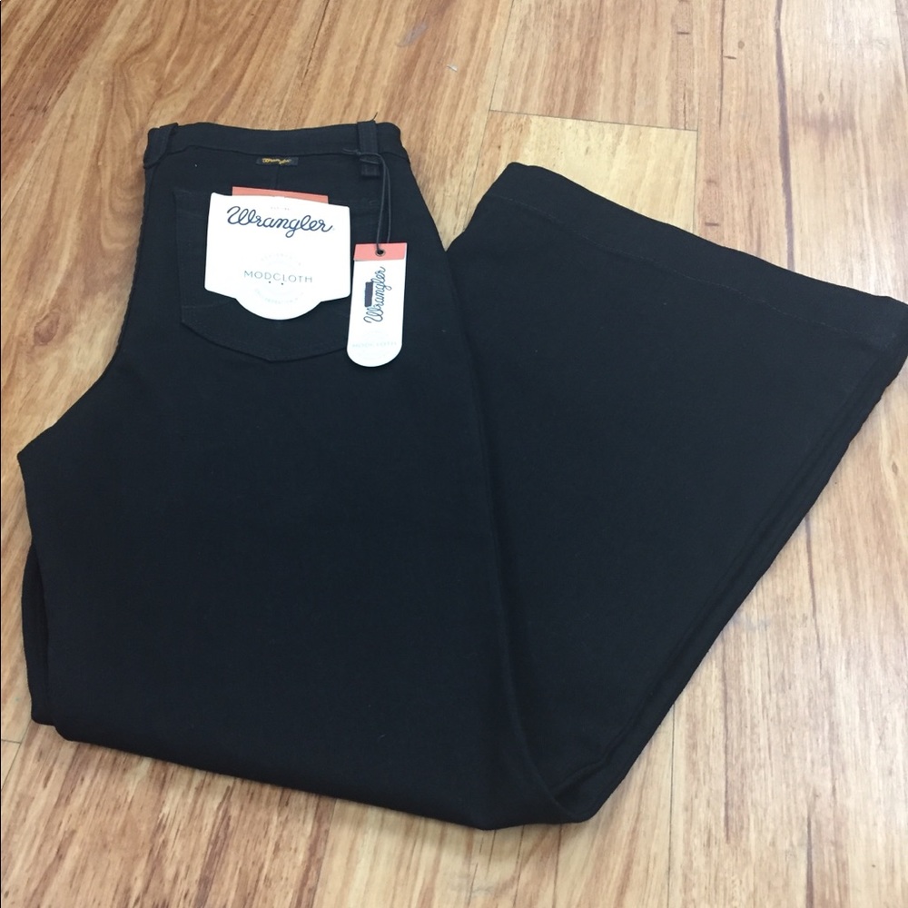 Wrangler x ModCloth flared bell bottom jea…